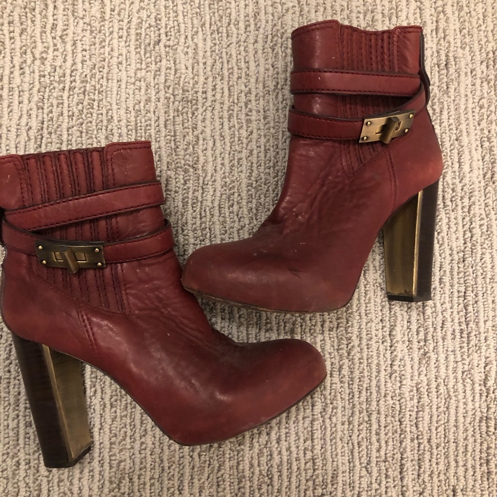 BCBGMAXAZRIA MAROON BOOTS